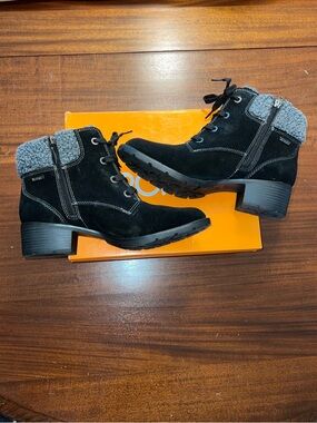 Sporto Kelly Black Suede Zip Up Lace Up Winter Booties SZ 10M